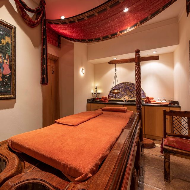 Luxury Spa Room